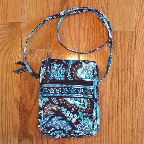 Vera Bradley Handbags - Vera Bradley Purse - LIKE NEW!